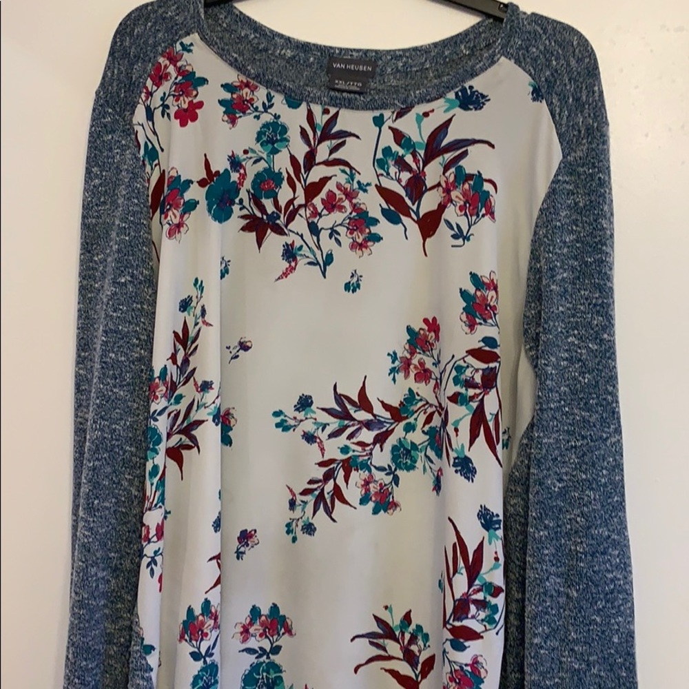 Van Huesen knit blouse